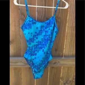 Kathy Ireland 12 ocean blues geometric swimsuit